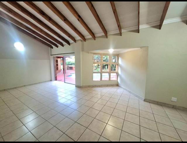 5 BEDROOM HOUSE FOR SALE IN FAERIE GLEN